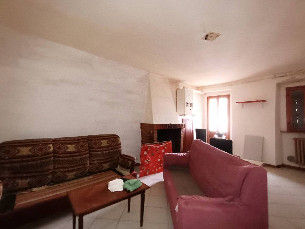 casa indipendente in vendita a Dovadola