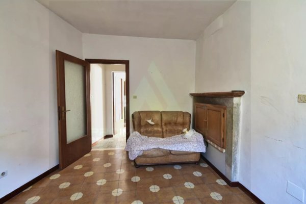 casa indipendente in vendita a Dovadola