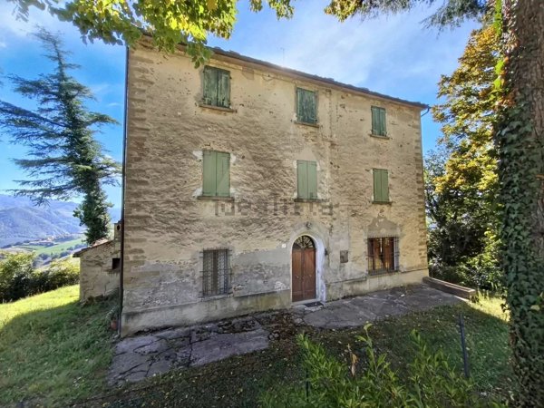casa indipendente in vendita a Dovadola