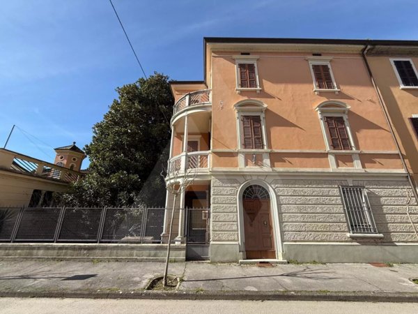 casa indipendente in vendita a Dovadola