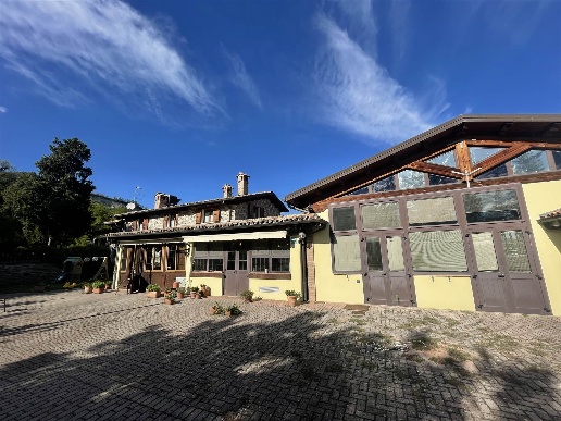 casa indipendente in vendita a Dovadola