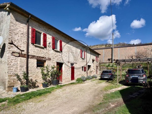 casa indipendente in vendita a Dovadola