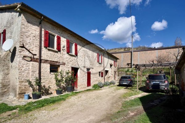 casa indipendente in vendita a Dovadola