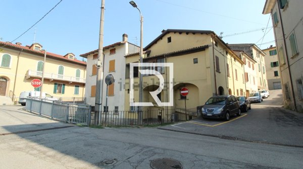 casa indipendente in vendita a Dovadola