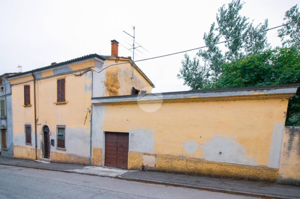 casa indipendente in vendita a Dovadola