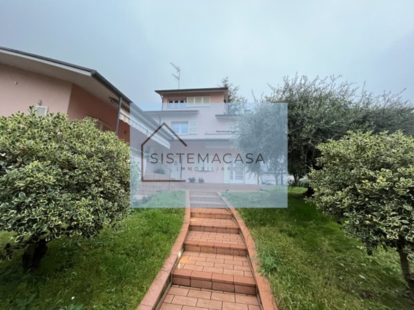 casa indipendente in vendita a Dovadola