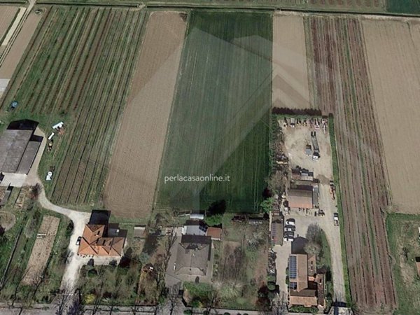 terreno edificabile in vendita a Forlì in zona Roncadello