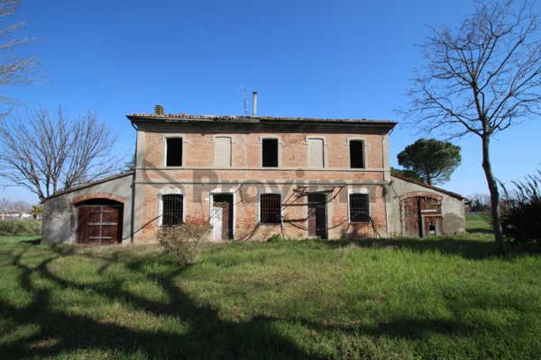 casa indipendente in vendita a Forlì in zona Carpena