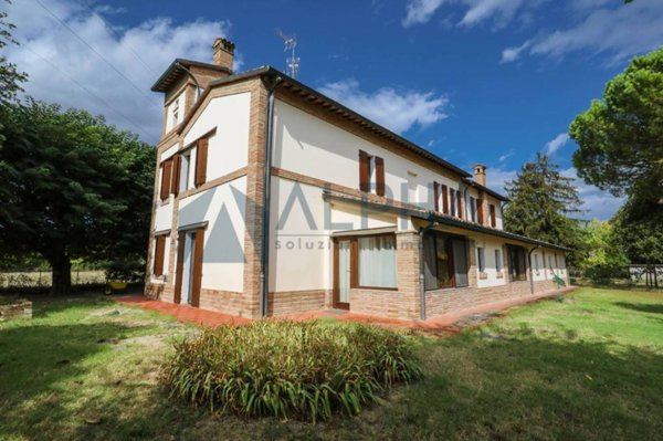 casa indipendente in vendita a Forlì in zona Cava