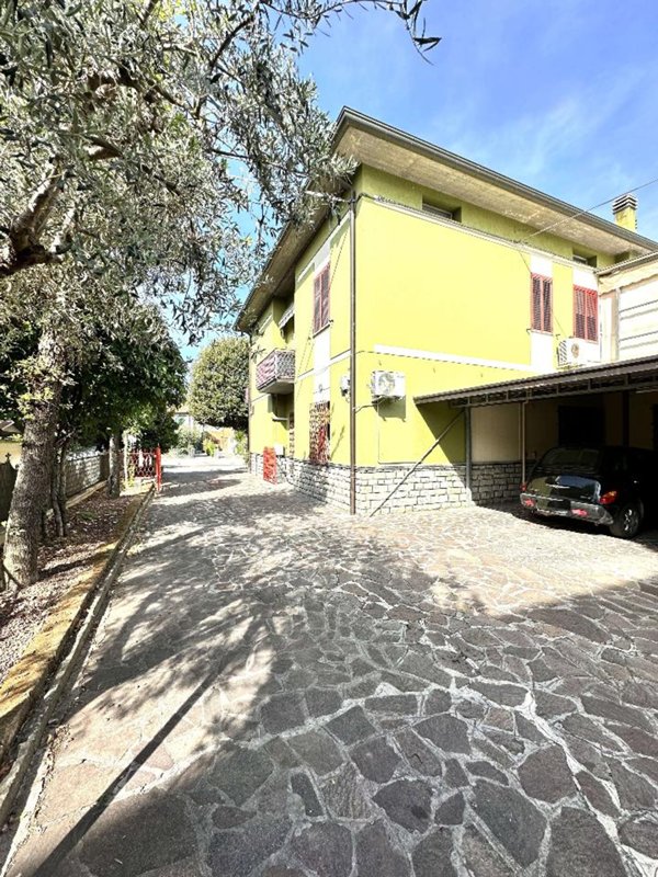 casa indipendente in vendita a Forlì in zona Vecchiazzano