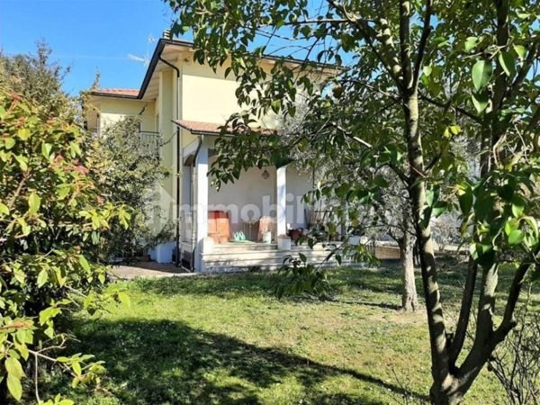 casa indipendente in vendita a Forlì