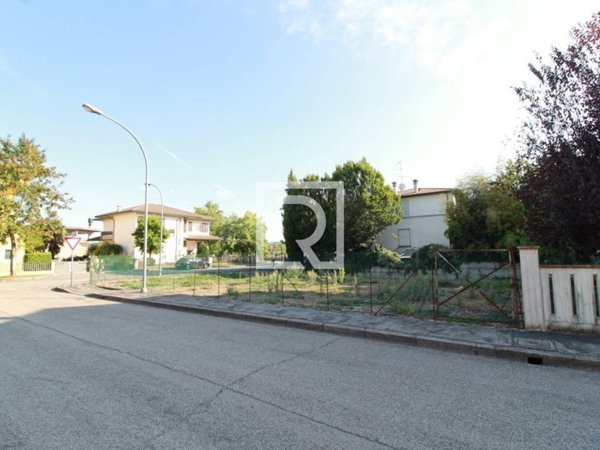 casa indipendente in vendita a Forlì in zona Quattro