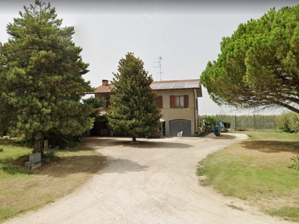 casa indipendente in vendita a Forlì in zona Pievequinta