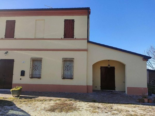 casa indipendente in vendita a Forlì in zona Roncadello