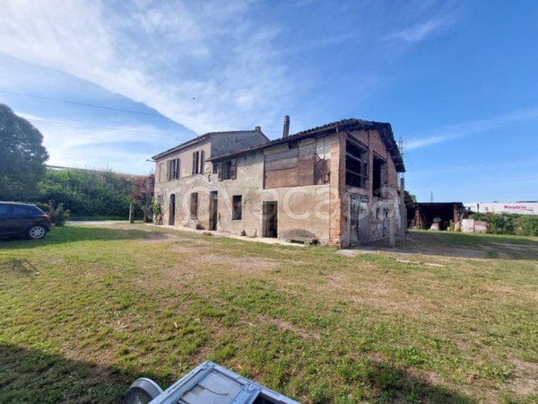 casa indipendente in vendita a Forlì in zona Pieve Acquedotto