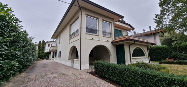 casa indipendente in vendita a Forlì