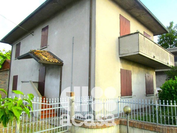 casa indipendente in vendita a Forlì in zona Barisano