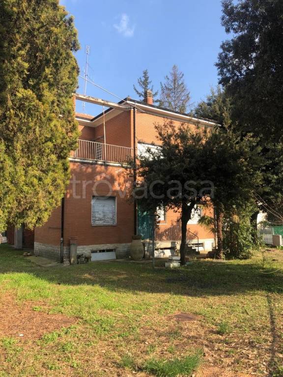 casa indipendente in vendita a Forlì in zona Quattro