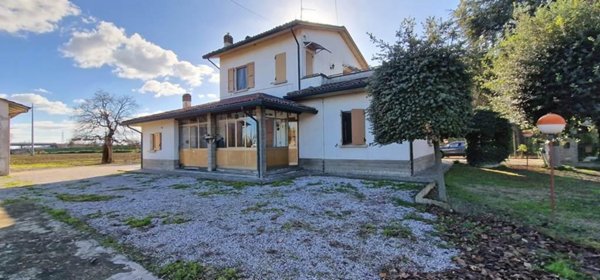 casa indipendente in vendita a Forlì