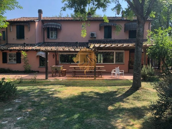 casa indipendente in vendita a Forlì in zona Rovere