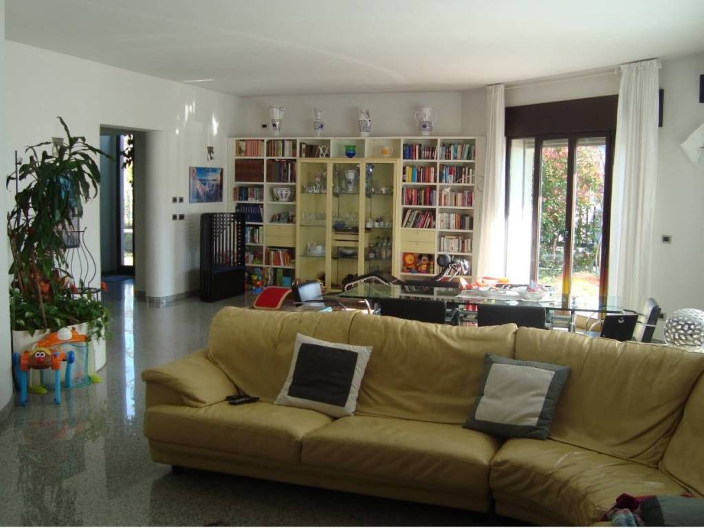 casa indipendente in vendita a Forlì in zona San Giorgio