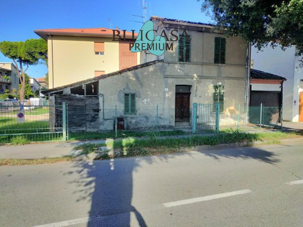 casa indipendente in vendita a Forlì in zona Ronco