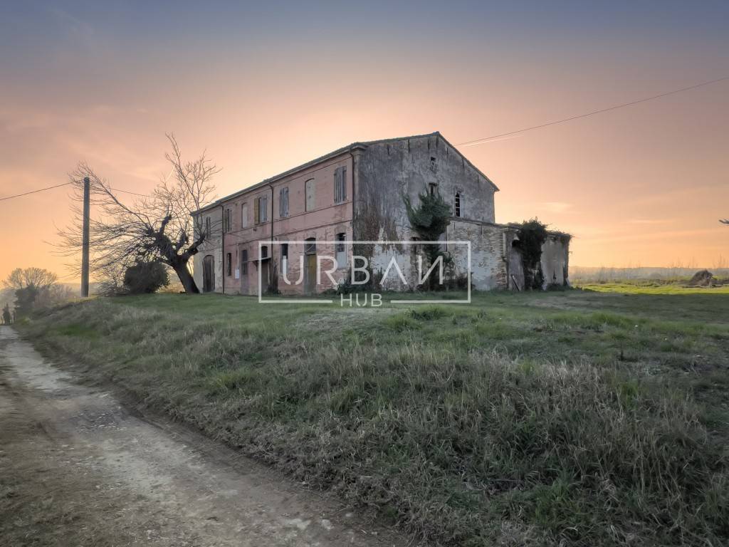 casa indipendente in vendita a Forlì in zona Carpena