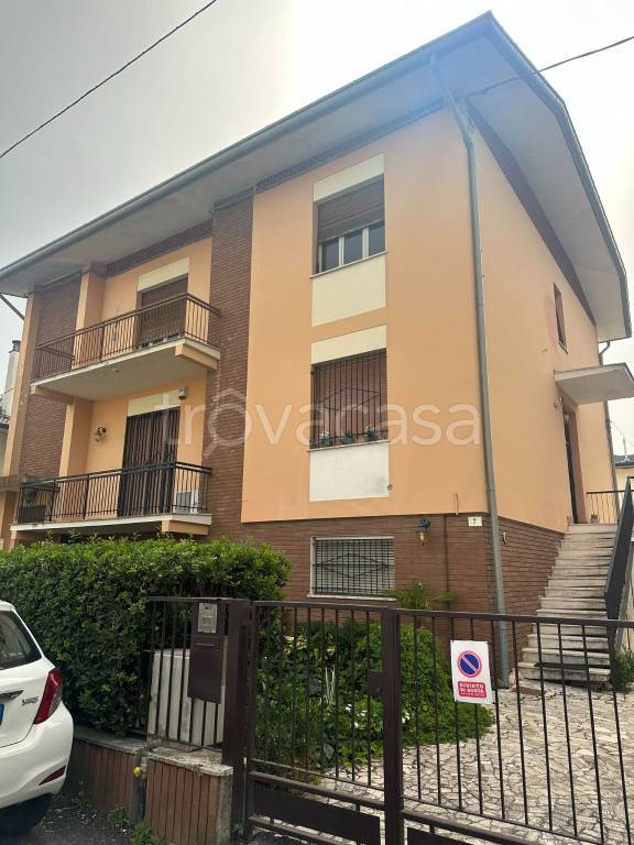 casa indipendente in vendita a Forlì