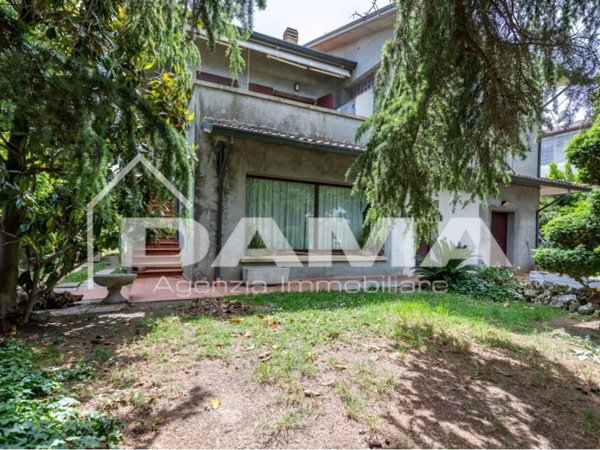 casa indipendente in vendita a Forlì in zona Carpena