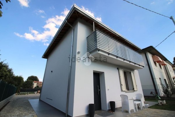 casa indipendente in vendita a Forlì in zona Ronco
