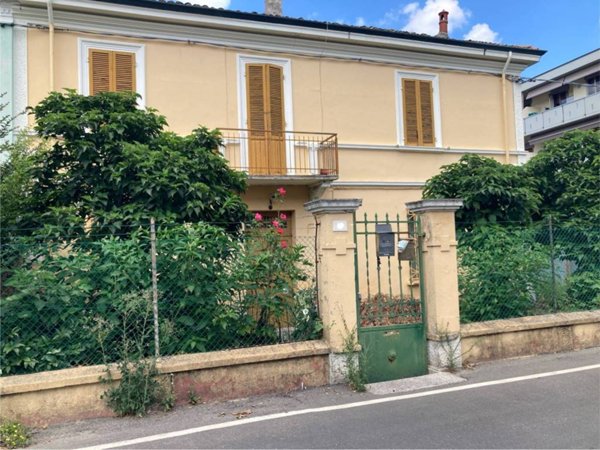 casa indipendente in vendita a Forlì