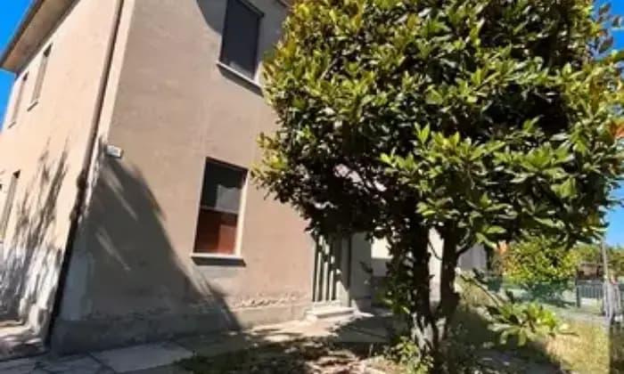 casa indipendente in vendita a Forlì