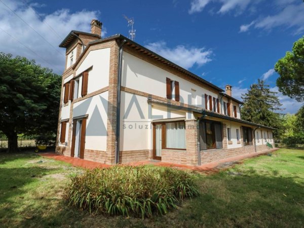 casa indipendente in vendita a Forlì in zona Villanova