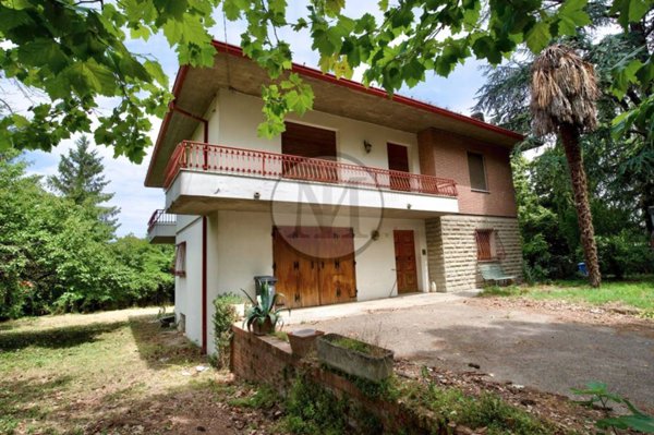 casa indipendente in vendita a Forlì in zona Vecchiazzano