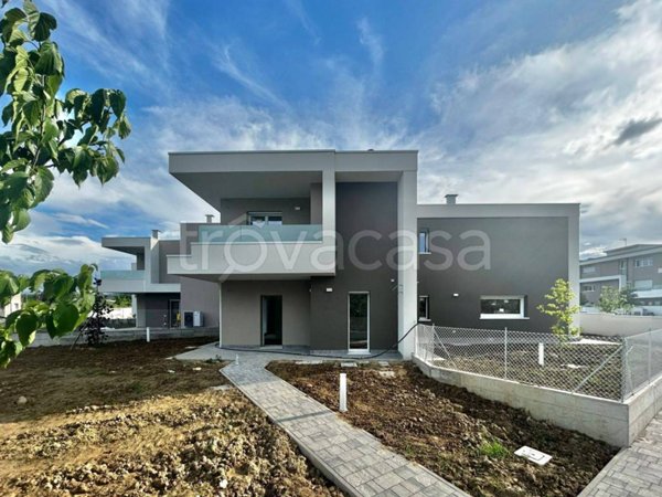 casa indipendente in vendita a Forlì in zona Vecchiazzano