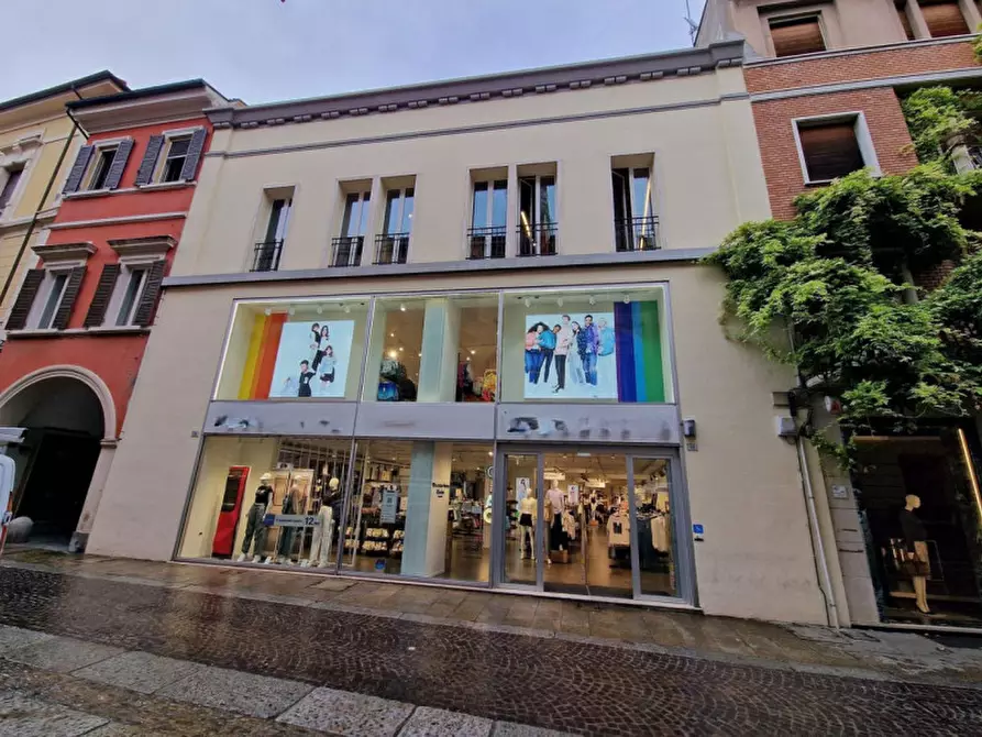 locale commerciale in vendita a Forlì in zona Centro Storico