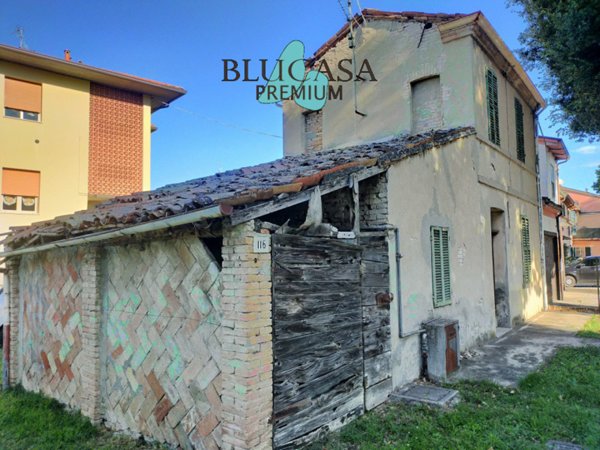 casa indipendente in vendita a Forlì in zona Ronco