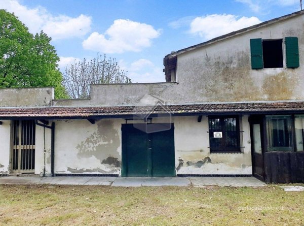 casa indipendente in vendita a Forlì in zona Centro Storico