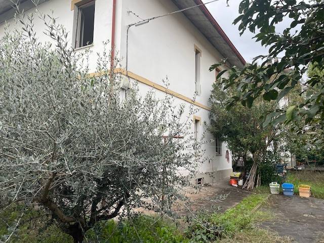casa indipendente in vendita a Forlì