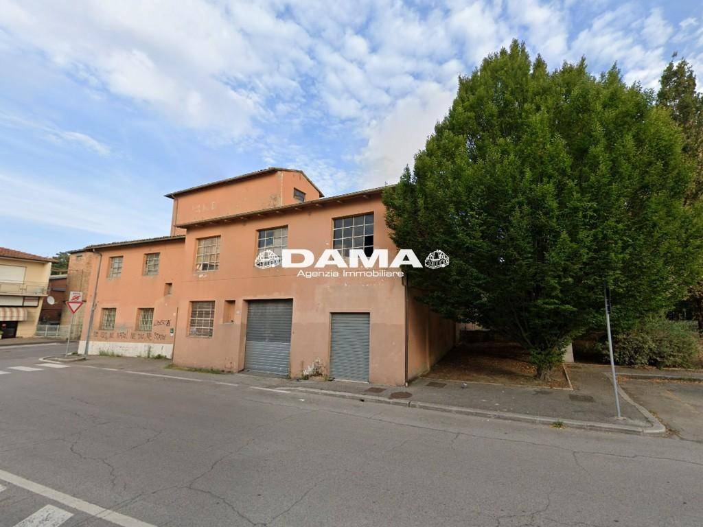 locale commerciale in vendita a Forlì in zona San Benedetto