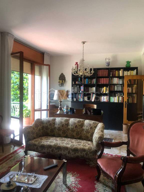 casa indipendente in vendita a Forlì in zona Quattro
