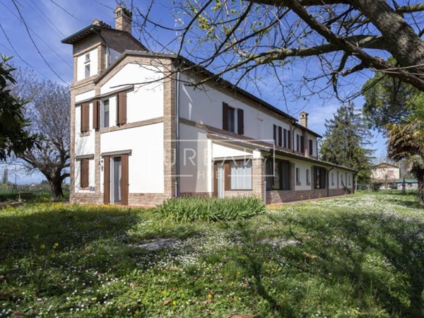 casa indipendente in vendita a Forlì in zona Cava