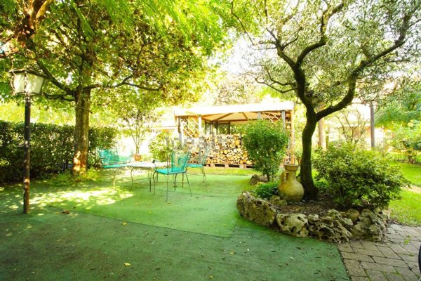 casa indipendente in vendita a Forlì