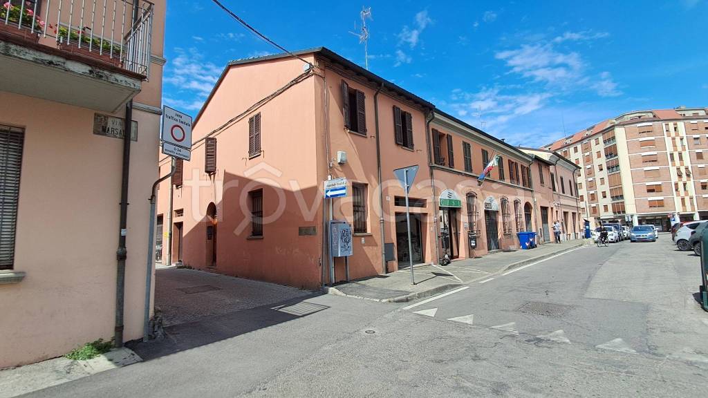 casa indipendente in vendita a Forlì in zona Centro Storico