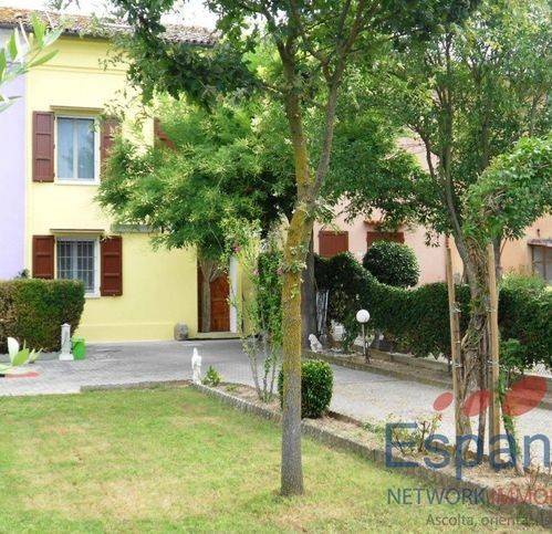 casa indipendente in vendita a Forlì in zona Pievequinta