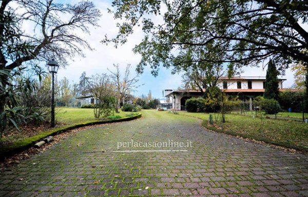 casa indipendente in vendita a Forlì in zona Vecchiazzano