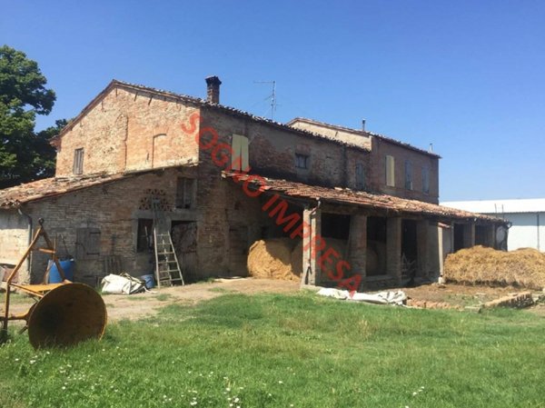 casa indipendente in vendita a Forlì