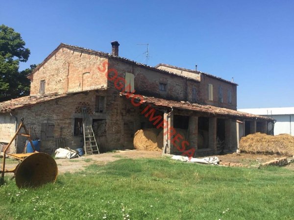 casa indipendente in vendita a Forlì