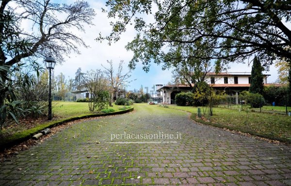 casa indipendente in vendita a Forlì in zona Vecchiazzano