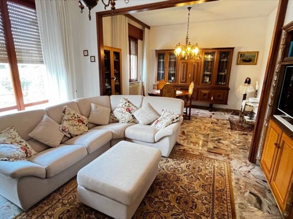 casa indipendente in vendita a Forlì